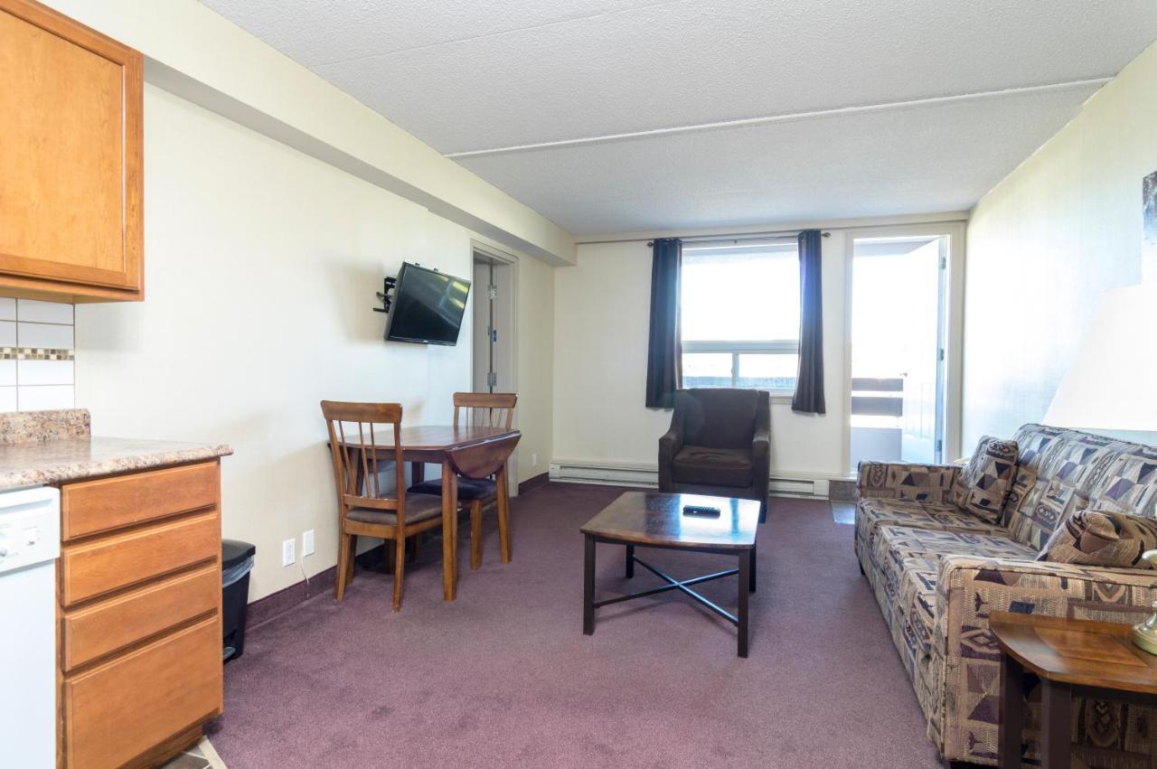 Irving West Hotel Gander Exterior foto